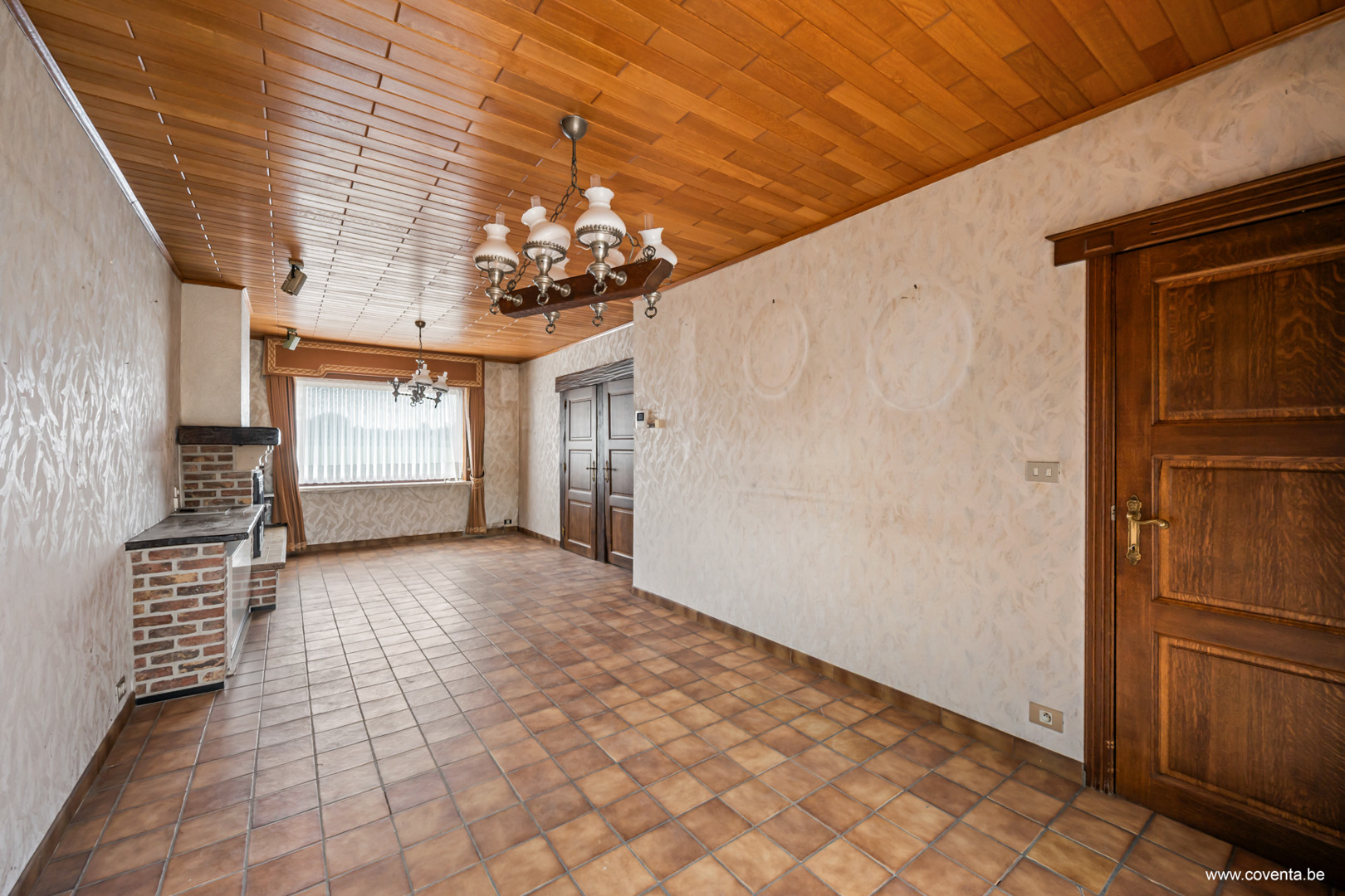 Woning te koop in Heule (Kortrijk) met grote tuin van 1.160 m² en dubbele garage - foto 4