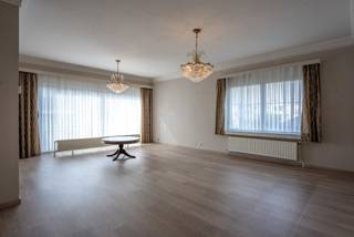 Dit gezellige appartement op de 1e verdieping is centraal gelegen, op wandelafstand van het centrum van Stabroek, winkels, openbaar vervoer...