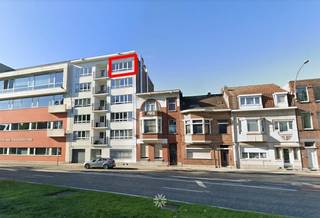 <p><span>GENT - Godhuizenlaan 129: Op zoek naar een</span><span> centraal gelegen appartement met prachtig uitzicht te huur in Gent? </span><span>Dan is dit pand mogelijk iets voor u.</span></p><p><span> </span></p><p><span>De belangrijkste troeven in een notendop: </span></p><ul><li><span>Gelegen nabij centrum Gent en rechtover de Bijlokesite</span></li></ul><ul><li><span>Goed bereikbaar met het openbaar vervoer, per fiets en te voet</span></li><li><span>Ruime living met prachtig uitzicht over de stad</span></li><li><span>Gezellig terras</span></li><li><span>De achter - en zijgevel zijn in 2025 volledig vernieuwd en geïsoleerd</span></li></ul><p><span> </span></p><p><span>Indeling:</span></p><p><span>Leef- en eetruimte met open keuken (kookplaat, dampkap, oven, koelkast, vaatwasmachine), slaapkamer met toegang tot het terras, vernieuwde badkamer met douche, lavabo, toilet en aansluiting wasmachine.</span></p><p><span>Inclusief ruime kelderberging en overdekte fietsenstalling.</span></p><p><span> </span></p><p><span>Beschikbaar vanaf 01/12/2026. Domicilie verplicht.</span></p><p><span>Huurprijs: € 795 + € 75 algemene kosten. EGW afzonderlijk af te rekenen. </span></p><p><span> </span></p><p><span>Neem contact op met Axel Lenaerts makelaars voor een bezoek ter plaatse via een link op onze website.</span></p>