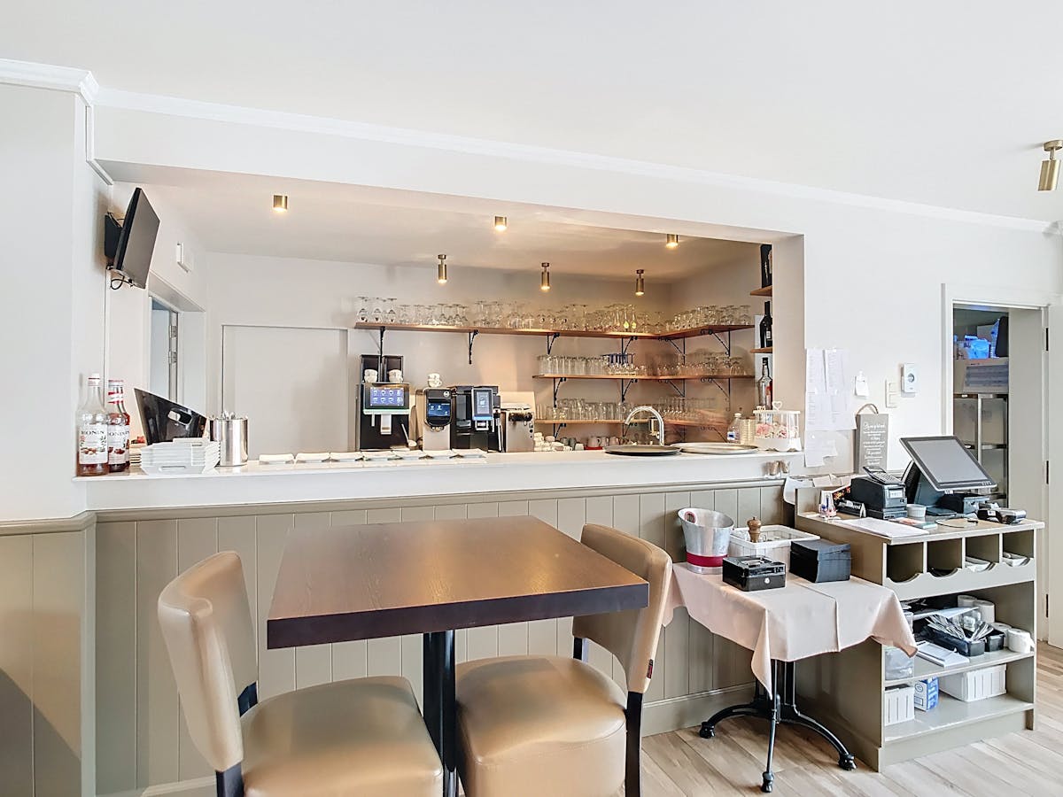 Bâtiment d'accueil entièrement équipé dans une entreprise bien gérée - photo 4