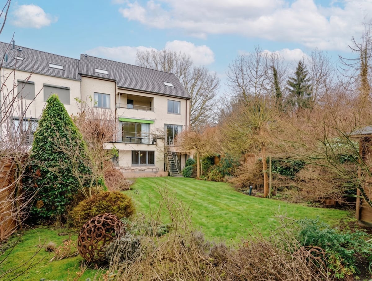 Vennootschap met prachtige, ruime unifamiliale woning - foto 3