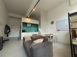Op zoek naar een unieke woonplek met karakter in Leuven? Deze stijlvolle studio aan de Vaartkom combineert modern, rust en comfort op een...