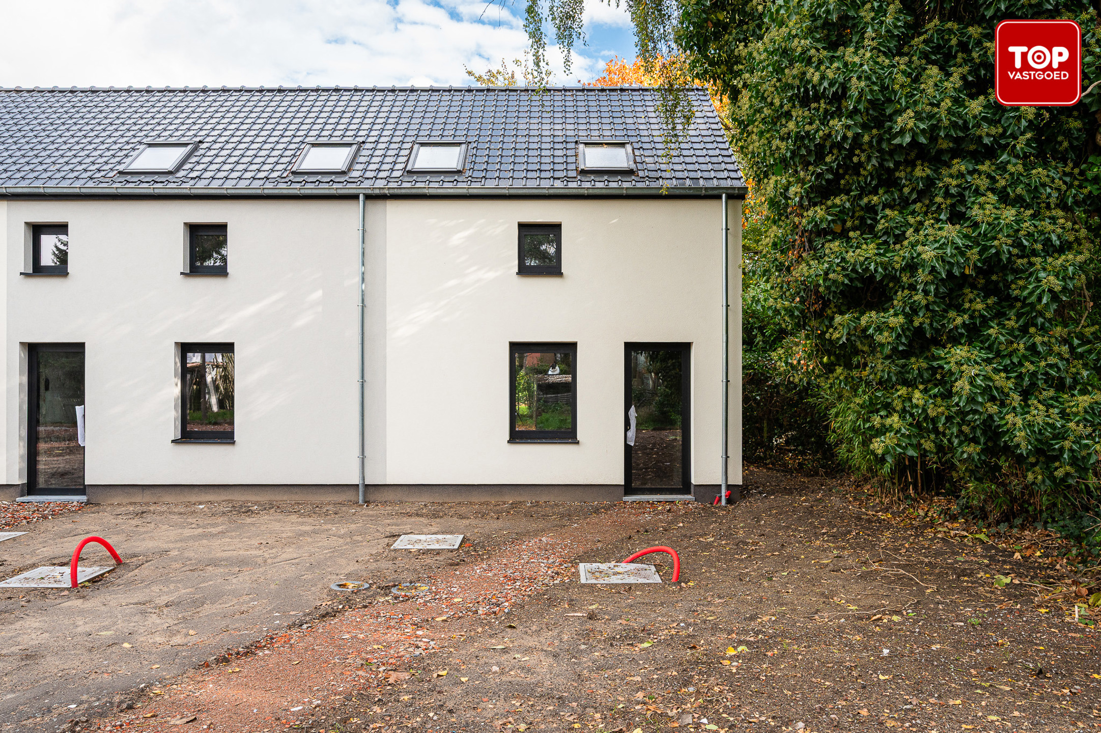 Halfopen bebouwing op een rustige locatie - foto 2