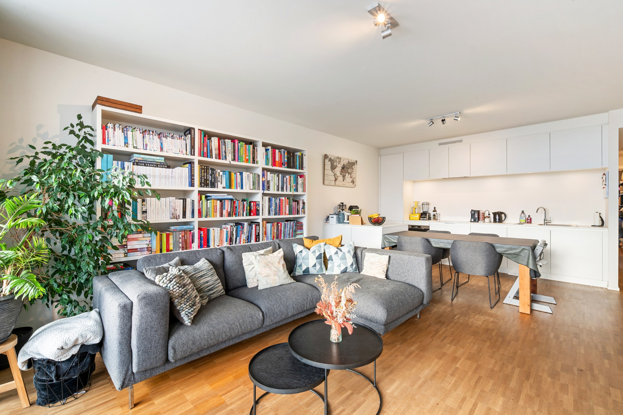 Licht appartement met 2 slaapkamers en terras op het zuiden in Antwerpen Zuid - foto 4