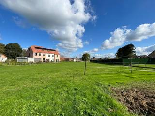 Deze bouwgrond is gelegen te midden van de Vlaamse Ardennen in het landelijke Maarkedal (Schorisse). Goede bereikbaarheid naar zowel...