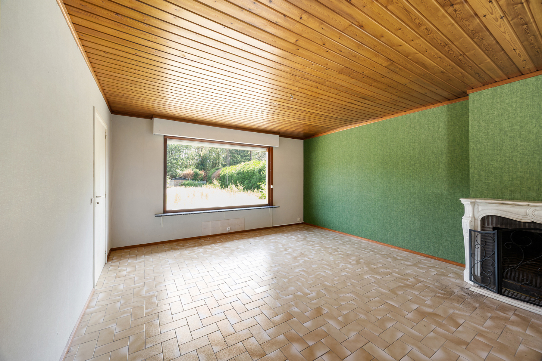 Te renoveren woning met veel potentieel in groene omgeving - foto 4