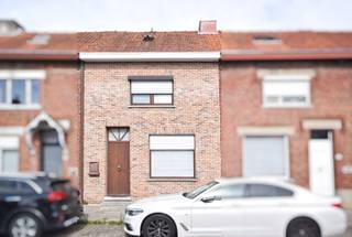 Bent u op zoek naar een gezellige gezinswoning in het hart van Roeselare? Dan is deze instapklare rijwoning precies wat u zoekt. Gelegen in...