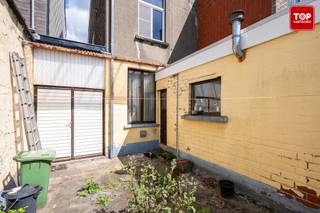 Deze woning is gelegen in een rustige straat in Destelbergen, vlakbij het park Groenzone Sint-Baafskouter en op ongeveer 2 km van...
