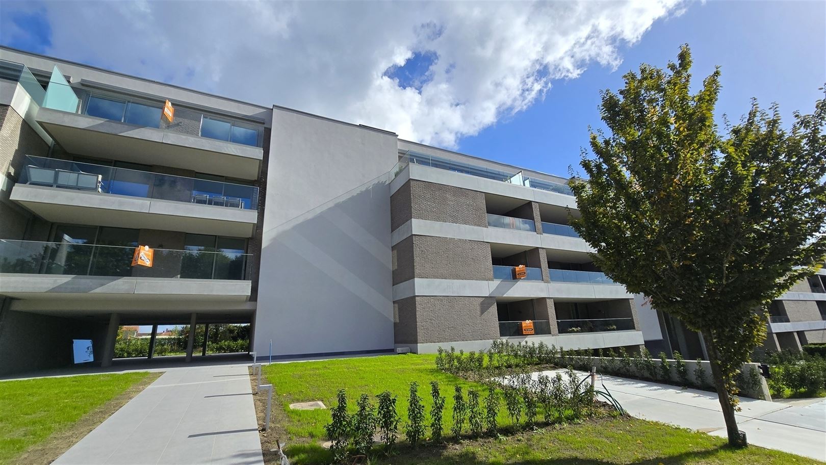 Zeer ruime appartementen met grote terrassen en 2 garages - foto 2