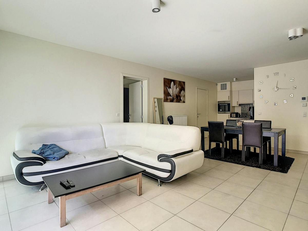 Lichtrijk 1-slaapkamer appartement met terras te huur in Brugge. - foto 4