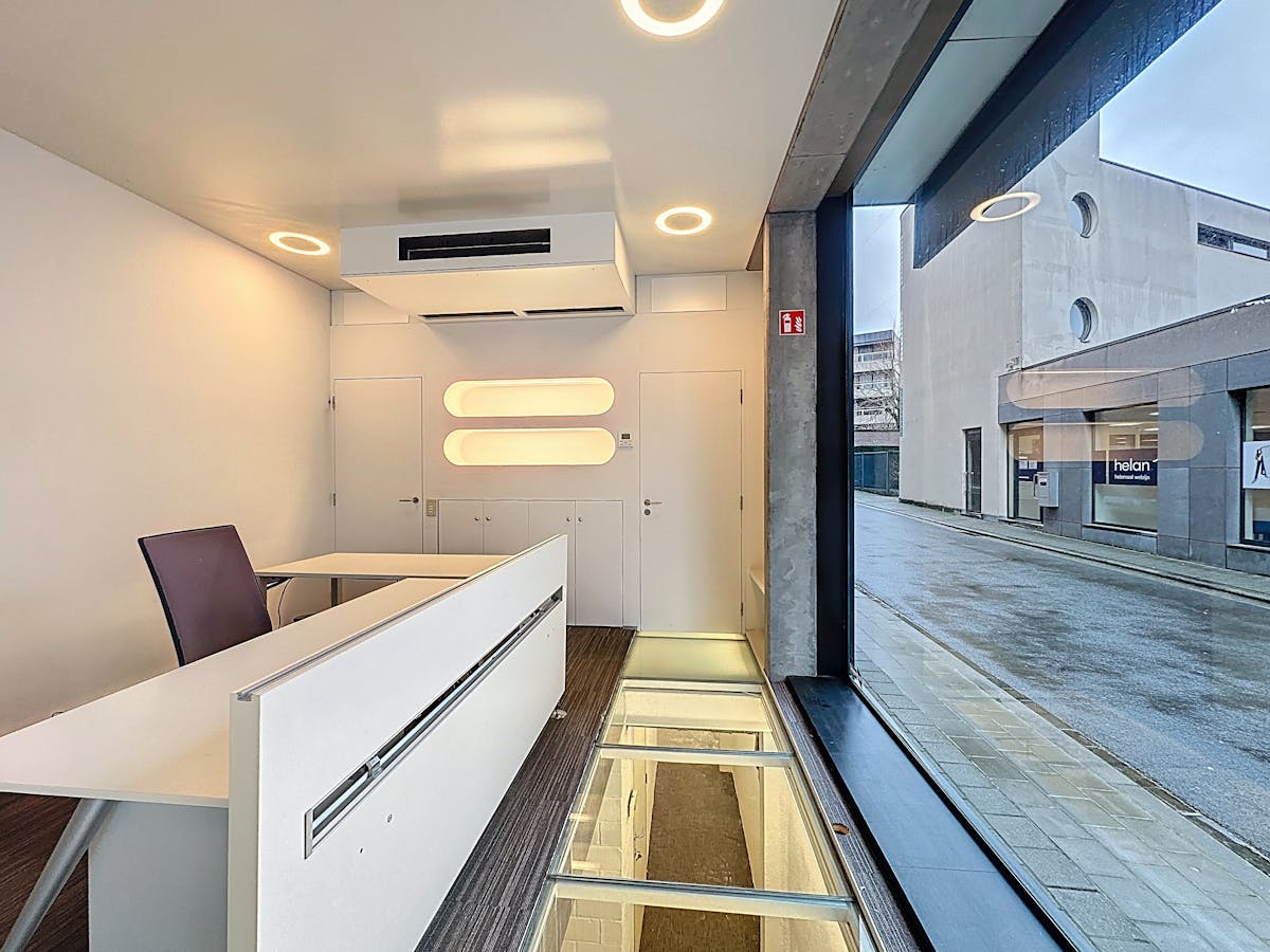 Kantoor te huur op een topligging nabij de K in Kortrijk - foto 4