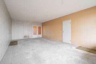 Te koop: Te renoveren appartement op de 7e verdieping van een verzorgd gebouw nabij park Rivierenhof.Dit appartement biedt een uitstekende kans voor...