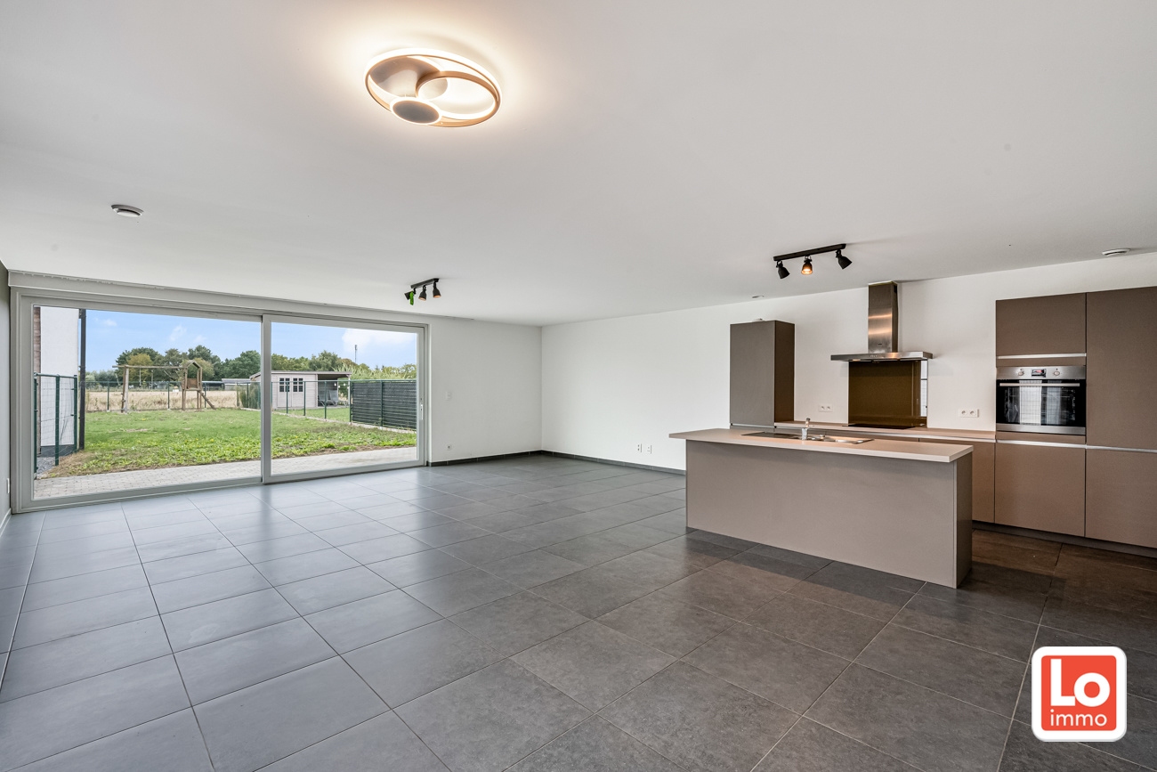 IN OPTIE! Moderne en instapklare halfopen woning met afzonderlijke garage in Lochristi! - foto 5