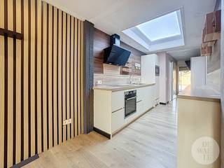 Bent u op zoek naar een ruime en centraal gelegen woning om te huren in de omgeving van Kinrooi? Dan is dit pand in de Dorpsstraat precies wat...