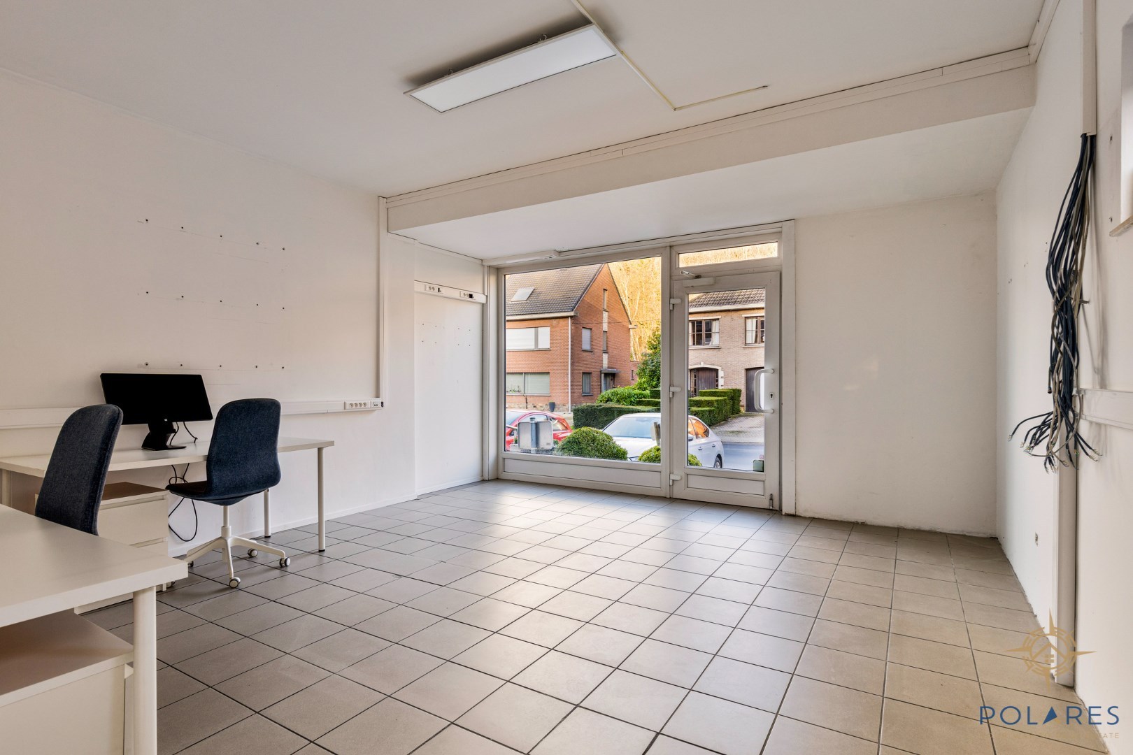 Multifunctional commercial space with garage - photo 5