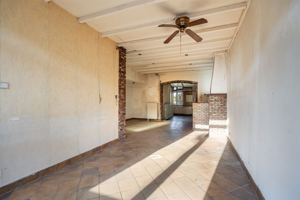 Te renoveren woning met grote tuin - foto 3