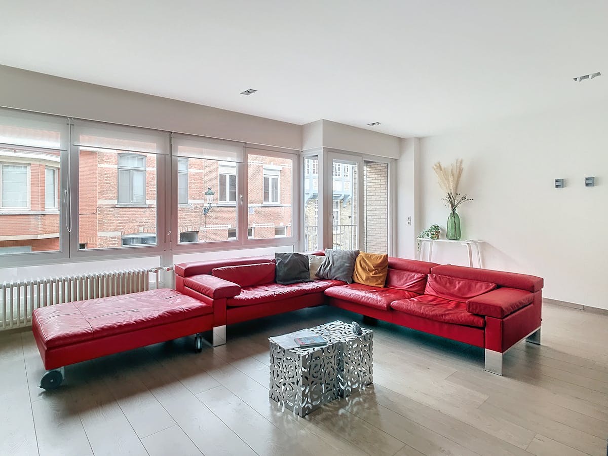 Ruime 2-slaapkamer woning met tuin en garage te huur in het centrum van Brugge - foto 5
