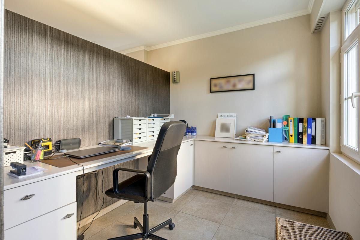 Spacious and quietly located family home for sale in Tessenderlo-Ham - photo 5