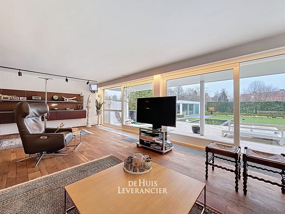 Elegante laagbouwvilla waar discrete rust, moderne uitstraling en standing versmelten in het 'Zoute' van Sint-Idesbald te koop - foto 5