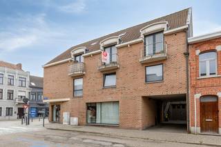 Vivre au cœur de la ville. Cet appartement duplex économe en énergie (EPC B) se trouve à quelques pas des boutiques, des cafés et de la gare...