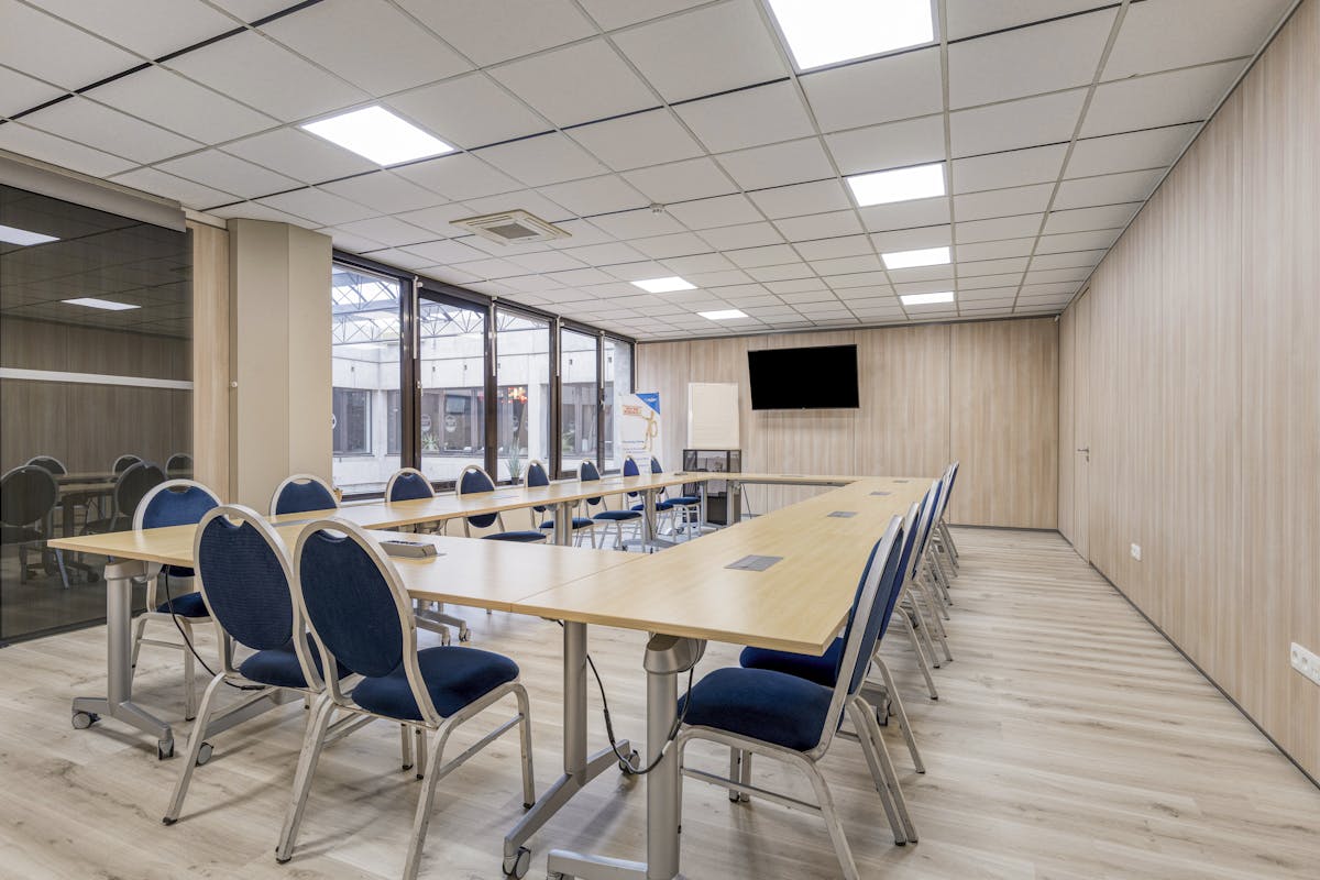 Verhuurd kantoor met 6 staanplaatsen te koop in Zaventem - foto 5