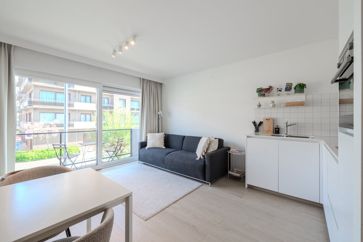 Zonnige studio met slaaphoek te koop te centrum Middelkerke! - foto 1