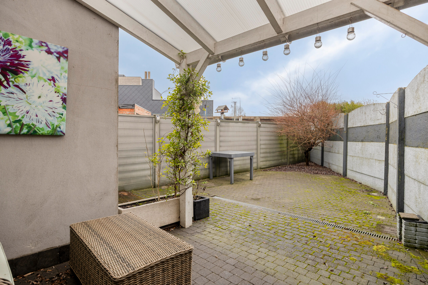 Ruime gezinswoning met moderne keuken, garage en zonnige terras - foto 4