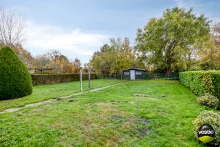 Tijdloze gezinswoning in Diepenbeek – Mizerikstraat 35.Deze charmante, gelijkvloerse gezinswoning bevindt zich op een rustige en groene locatie in...