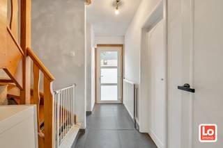 IN OPTIE!! Degelijke instapklare én energiezuinige woning met op het gelijkvloers een inkomhal met gastentoilet, een lichtrijke woonruimte met...