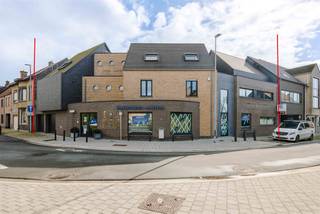 Bent u op zoek naar een eigendom waar wonen en werken gecombineerd kunnen worden op een strategische locatie? Ontdek dan deze...