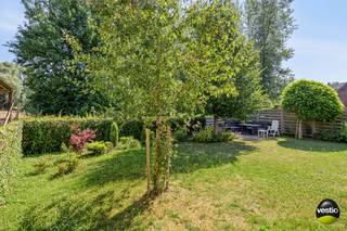 Charmante vrijstaande woning op rustige locatie in Beverst bij Bilzen, Nijverheidsstraat 23.Welkom in deze karaktervolle gezinswoning gelegen op...
