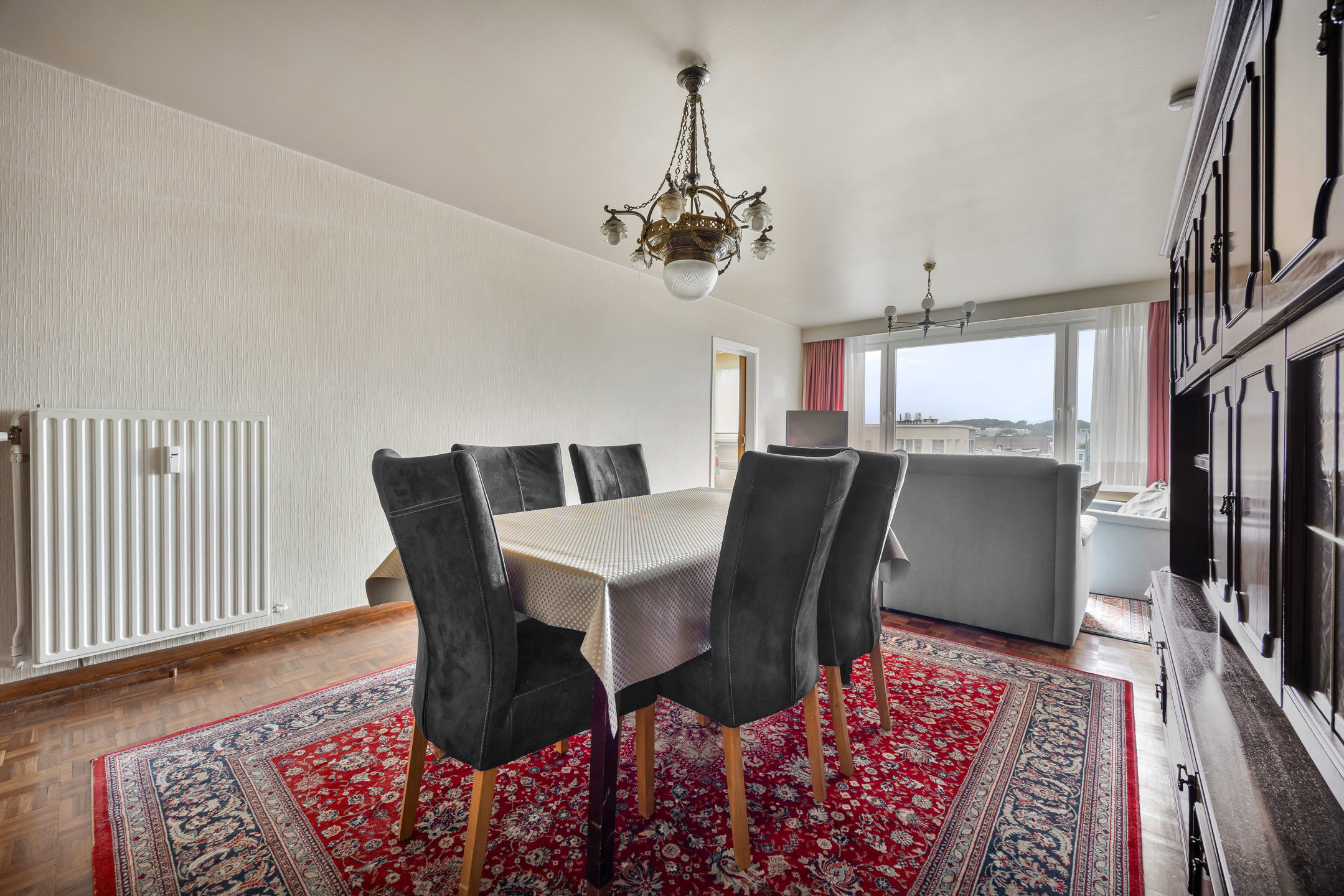 Appartement met 2 slaapkamers en terras op goede locatie - foto 5