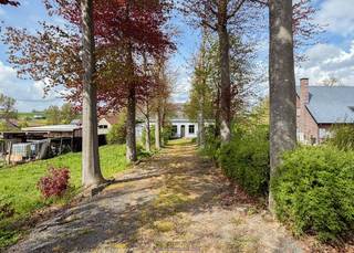RUIME EIGENDOM (1.345M²) voor OPEN BEBOUWING op vlot bereikbare ligging te Zwalm. Dit PERCEEL VAN 1.345M² met een STRAATBREEDTE VAN CA. 23 METER...