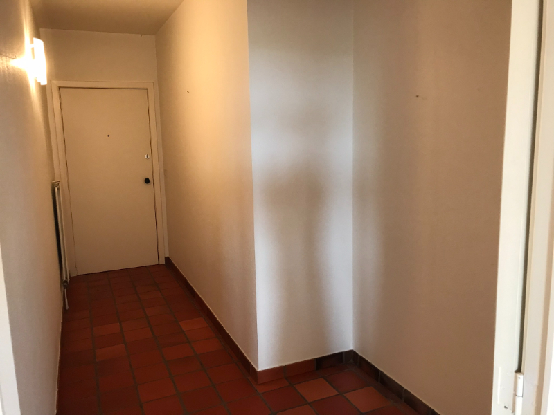 Rustig en zongeoriënteerd 3 slk appartement (153 m²), terras met een groen en weids uitzicht over het Kanaal Gent-Oostende, kelder met private autostaanplaats - op wandelafstand van AZ Sint Jan Campus en op 3 km  van het centrum van Brugge. - photo 4