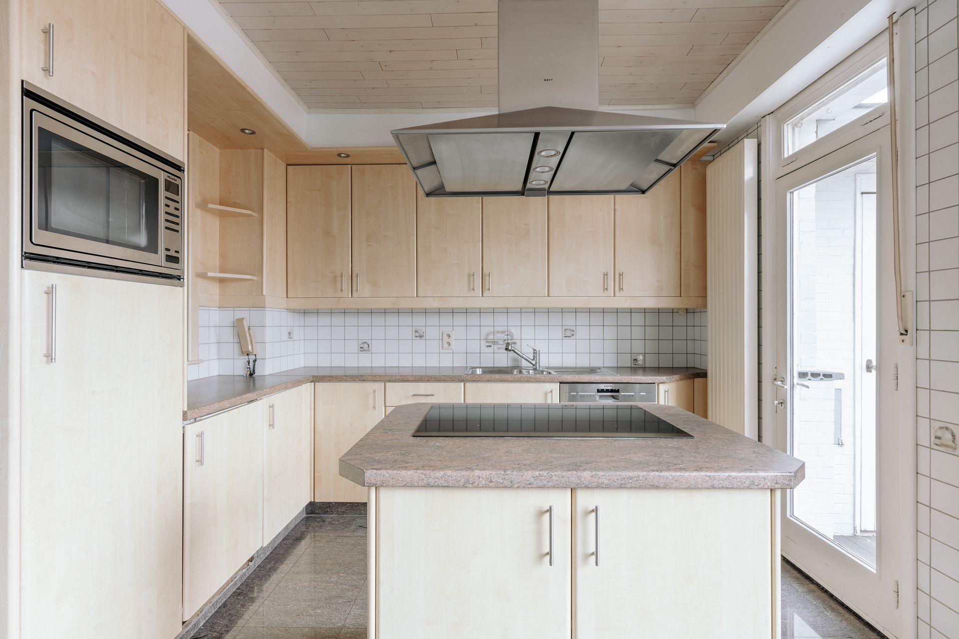 Karaktervolle bel-étage met grote tuin - foto 4