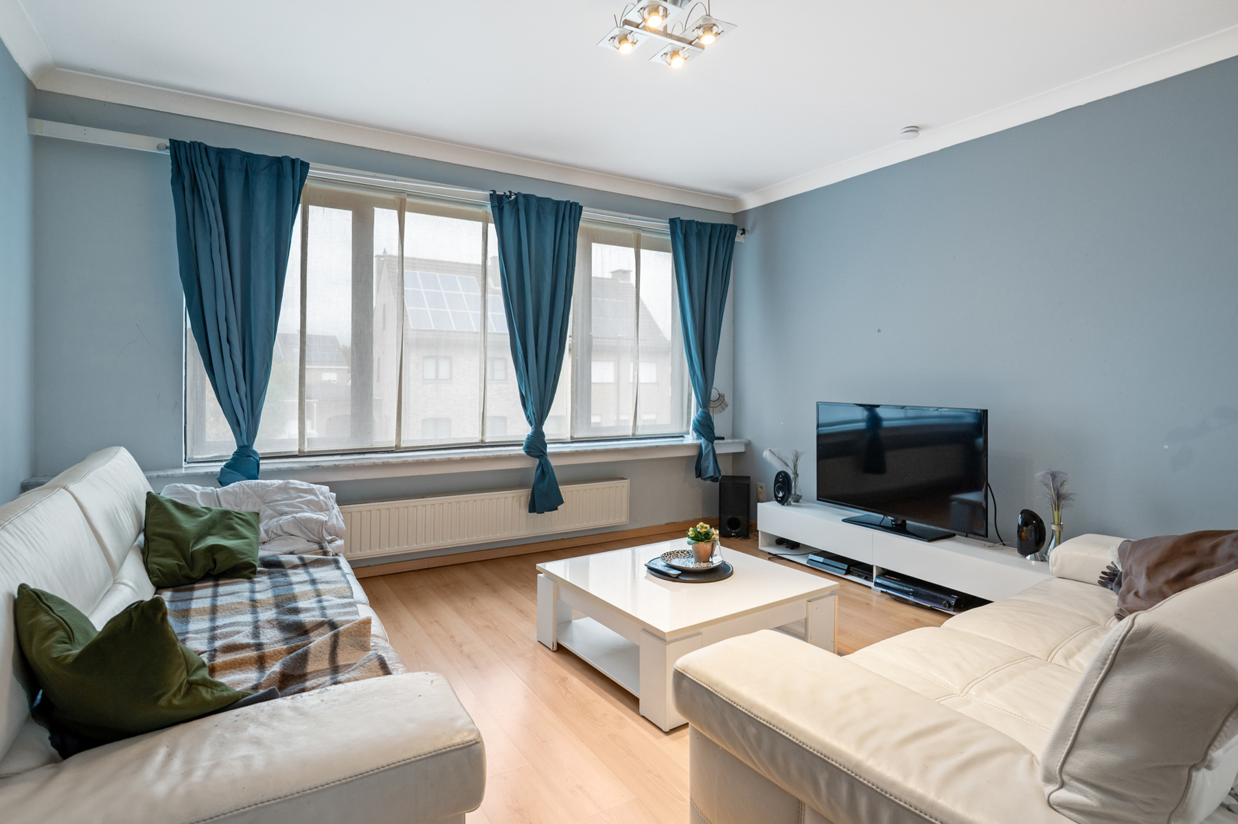 Ruim appartement met drie slaapkamers in centrum Wommelgem. - foto 5