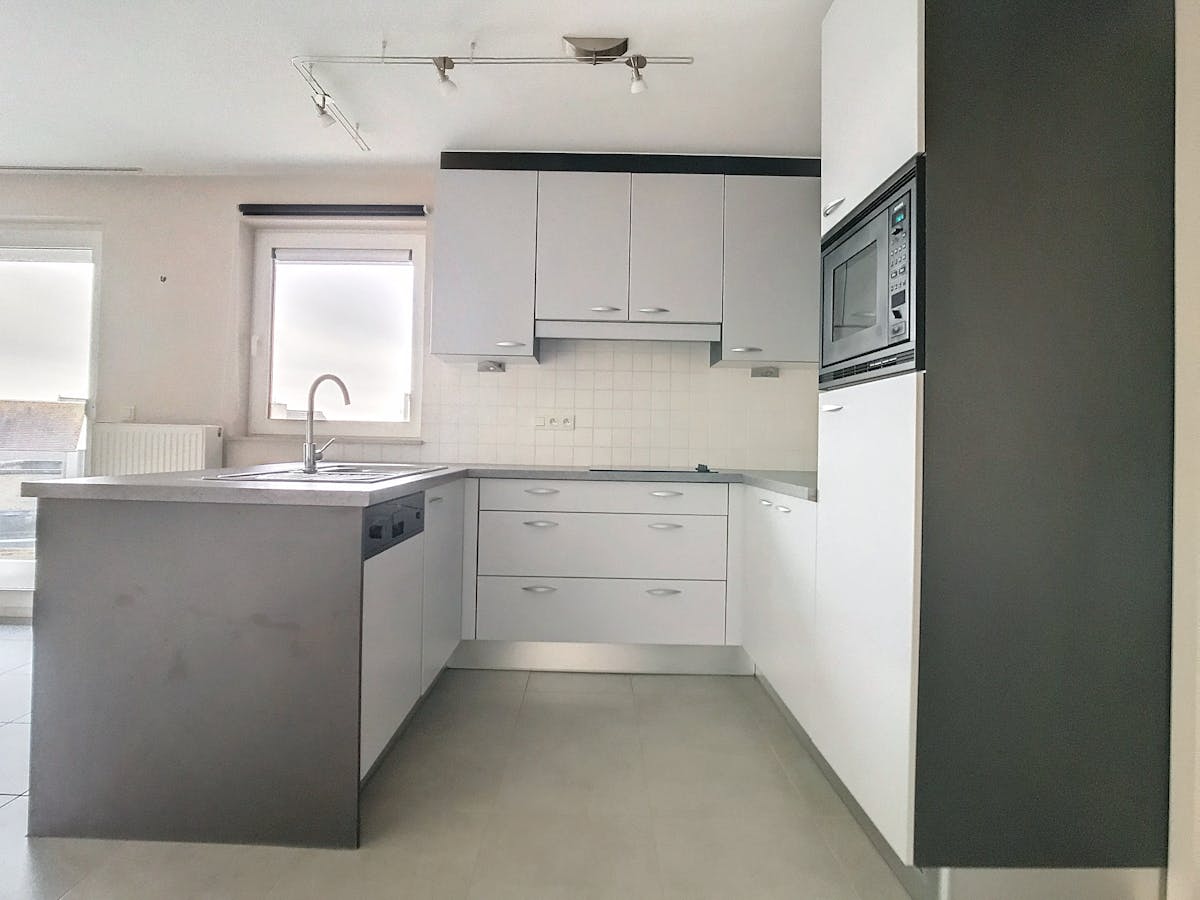 Appartement met 2 slaapkamers en terras te huur in Veurne - foto 3