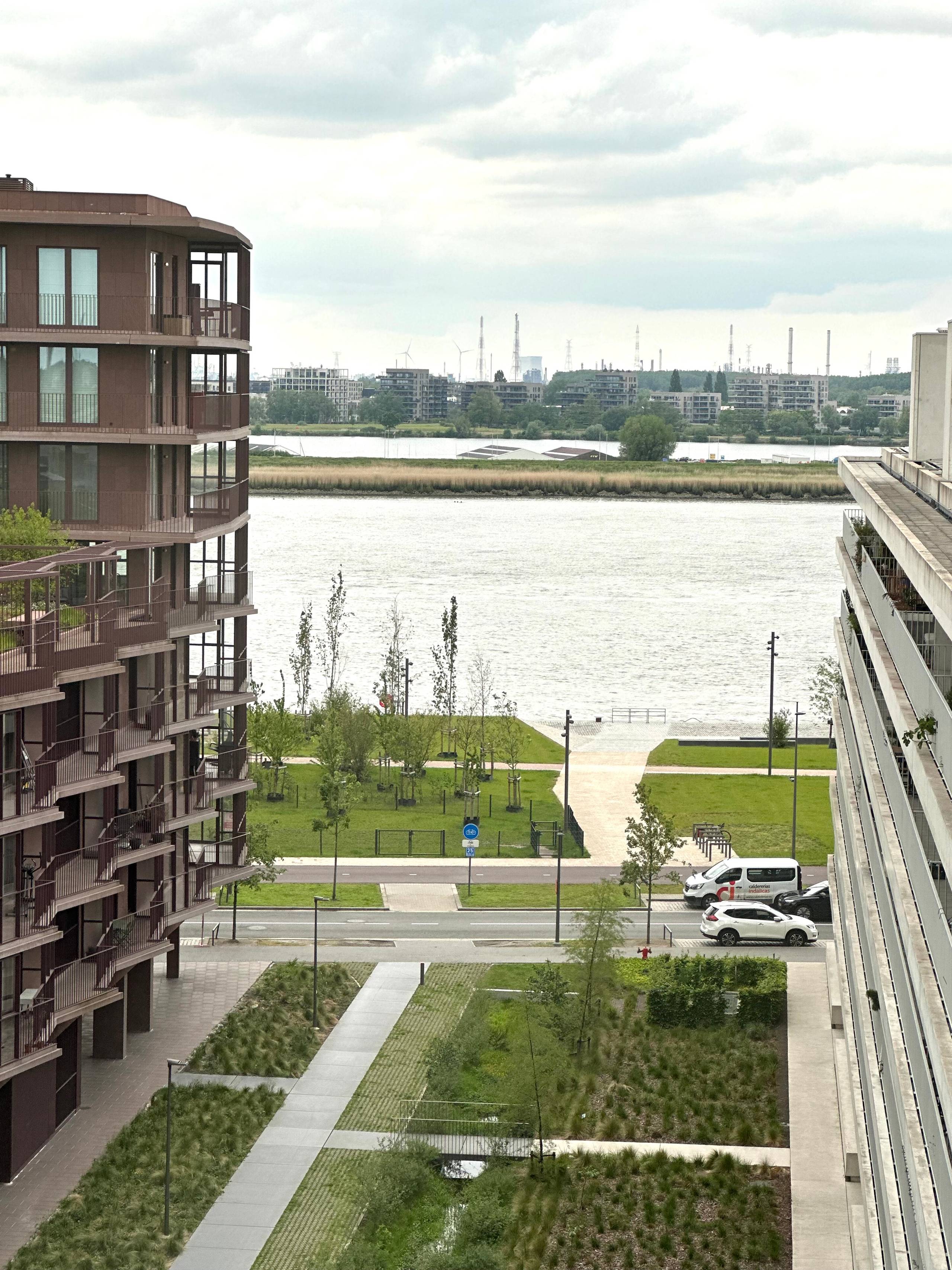Gemeubeld appartement met Scheldezicht op Nieuw-Zuid! - foto 1