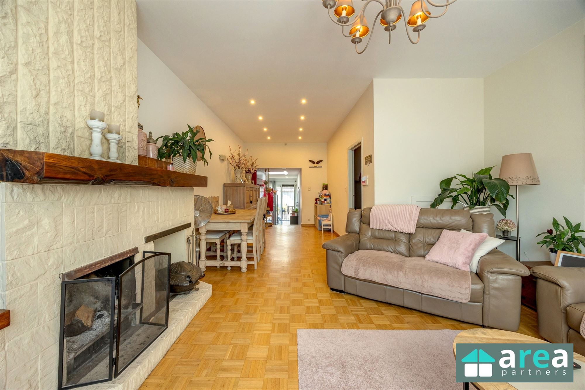 Instapklare woning met 4 slaapkamers, garage en magazijn in Boho! - foto 5