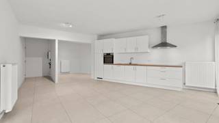 Immo3000 heeft dit recent gerenoveerd appartement te huur in residentie The Vine.Het appartement van 70.5 m² is gelegen op de vierde verdieping en...