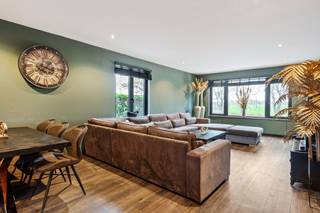 Volledig gerenoveerde villa (5/6 slpk – 2 badk) met ruime garage op een unieke locatie, omgeven door een prachtig weids landelijk verzicht...