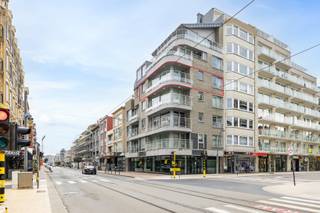 [[ DIT PAND NEEMT DEEL AAN DE ERA OPEN HUIZEN DAG OP 13/6 VAN 14:30 TOT 15:30 ]]De Panne: modern 2-slaapkamerappartement met zeezicht te koop! Dit...