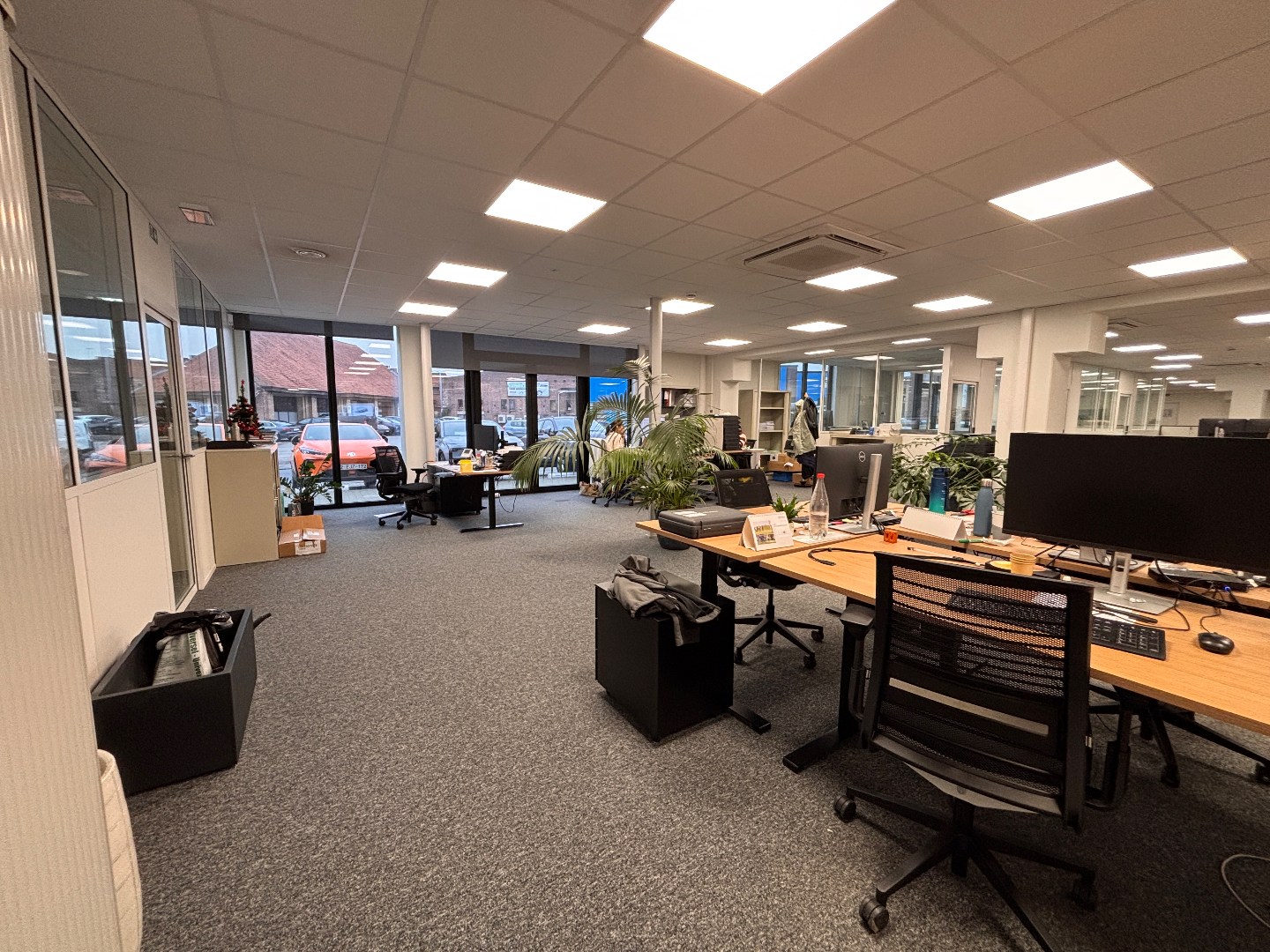 Modern en veelzijdig kantoorgebouw van 675m² te huur – Pottelberg - foto 4