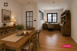 Deze schitterende, tussen 2024 en 2025 volledig vernieuwde woning combineert modern wooncomfort met een hoogwaardige afwerking. Dankzij de grondige totaalrenovatie beschikt het pand over een gunstig EPC-label A (31 kWh/m² per jaar), mede door de aanwezigheid van driedubbel glas, doorgedreven dak- en muurisolatie en een vernieuwd dakgebinte met stormpannen. <br />Bij de renovatie is werkelijk aan alles gedacht: van volledig nieuwe roosteringen en kwalitatieve vloeren tot een moderne, gebruiksklare infrastructuur met een voorziene aansluiting voor regenwater.<br /><br />INDELING:<br />-Gelijkvloers: leefruimte (39 m²) met massieve parket. Een moderne, volledig geïnstalleerde open keuken (24 m²) met inductiekookplaat, dampkap, heteluchtoven, microgolfoven, koelkast, diepvries en vaatwasmachine, met keramische vloer. Een badkamer (12 m²) met ligbad, inloopdouche, dubbel lavabomeubel in massieve eik met natuursteen en toilet. Praktische berging (8 m²).<br />-Eerste verdieping: Nachthal met toegang tot 3 volwaardige slaapkamers (respectievelijk 14 m², 12 m² en 10 m²) afgewerkt met laminaatvloer, apart toilet.<br />-Tweede verdieping: 2 grote slaapkamers (beide 19 m²) voorzien van laminaat en vernieuwde dakramen.<br /><br />ALGEMENE INFO:<br />-EPC A;<br />-Slaapkamers: 5;<br />-Driedubbel glas;<br />-Zonnepanelen (11 stuks);<br />-Warmtepomp (lucht-water);<br />-Gelijkvloers: vloerverwarming; Verdiepen: airco warm-koud;<br />-Recente totaalrenovatie: 2024-2025;<br />-Terrein: 469 m², toegang mogelijk via achterliggende Sint-Pieterswijk;<br />-Bewoonbaar: 239 m²;<br />-Oriëntatie: Zuid-Oost;<br />-Regenwaterput (3.000L)<br /><br />Vermelde prijs is een instelprijs.<br /><br /><br /><br />Bestuursmaatregelen in het maatregelenregister: nee<br /><br />Deze AI-visualisaties zijn bedoeld als inspiratie. Er werd geen rekening gehouden met technische specificaties, stedenbouwkundige voorschriften of de concrete mogelijkheden tot realisatie.