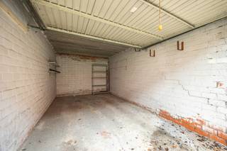 In de Beemdenlaan te Kontich bieden wij deze garage te huur aan. De garage is gelegen in een rustige en goed bereikbare omgeving, ideaal voor...