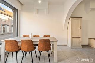 <p><span>Instapklare woning met tuin in het hart van Moorslede<br />Ben je op zoek naar een charmante en instapklare woning op een centrale locatie? <br />Indeling: Inkomhal, lichtrijke ruime leefruimte met eethoek, open keuken met eiland voorzien van alle toestellen. <br />polyvalente ruimte kan dienen als speelhoek of bureel. Verder is er nog een berging, badkamer met douche en apart toilet.</span></p><p><span>Op de eerste verdieping zijn er 3 slaapkamers, verder is er nog een vaste trap naar zolder. <br />Troeven: Instapklaar, gunstig EPC!</span></p><p><span>Voor meer informatie of een afspraak op het nr 056/96.08.00 of mail naar info@property-vastgoed.be </span></p><p><span> </span></p>