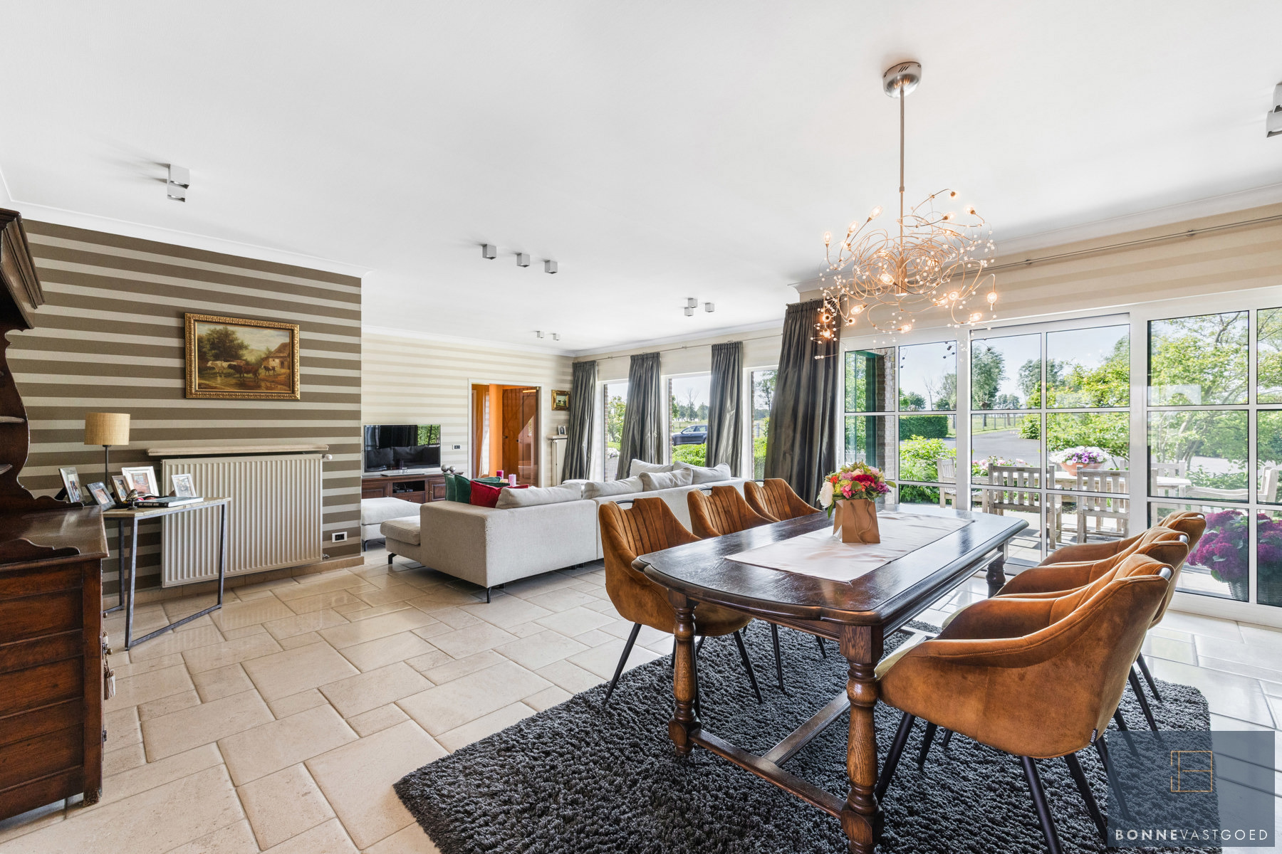 Uitzonderlijke hoeve met bijgebouwen en uitbreidingspotentieel - foto 4