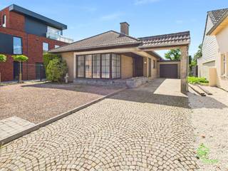 Op wandelafstand van het centrum van Wellen is deze gelijkvloers instapklare woning gelegen.Verschillende scholen, supermarkt, horeca, dokter,...