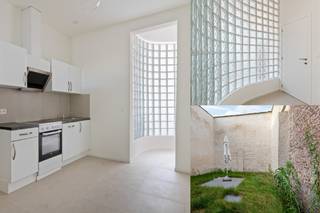 <p>Dit gelijkvloers appartement bevindt zich op een toplocatie in het befaamde, historische Lier, een stad waar werkelijk altijd iets te beleven valt. Van ontspannende wandelingen in het natuurgebied “Nazareth”, gezellig snuisteren in de winkels van de Antwerpsestraat tot zorgeloze daguitstapjes dankzij de vlotte verbindingen met de trein: dit een plek waar zowel rust als stedelijk comfort perfect hand in hand gaat!</p>
<p>Waar de gevel klasse en allure uitstraalt door de smeedijzeren raamleuningen, kroonlijsten en subtiele gevelornamenten, heerst er in het appartement zelf juist een frisse, hedendaagse toets. Bij binnenkomst word je namelijk meteen verrast door een glasdallenwand die zorgt voor een overvloed aan natuurlijk daglicht, met behoudt van privacy. Aangrenzend bevindt zich de leefruimte met open keuken die praktisch werd geïnstalleerd voor het dagelijks gebruik. Verder heb je hier nog een slaapkamer (8 m²) met aansluitend een praktische dressing en uiteraard een badkamer met inloopdouche, deze werd in een stijlvol marmeren jasje gestoken.</p>
<p>Tot slot, maakt de verzorgde tuin van maar liefst 47,50 m² het plaatje compleet. Dit wordt gegarandeerd jouw favoriete ontspanningsplek!</p>
<p><strong>Technische gegevens: </strong>Centrale verwarming op gas via een condenserende ketel (individueel), geïsoleerde muren, dubbele beglazing in PVC. <strong>Aparte meters</strong> voorzien voor zowel gas, water als elektriciteit!</p>
<p><strong>Stedenbouwkundige inlichtingen en bodemattest aanwezig. Asbestveilig. Bevindt zich niet in een risicozone voor overstromingen (P- en G-score A). Renovatieverplichting niet van toepassing.</strong></p>