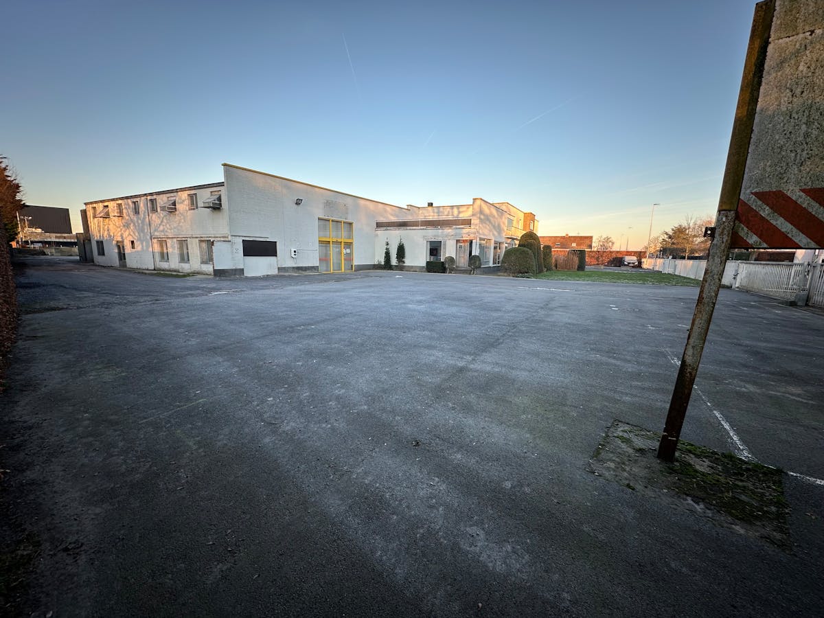 Magazijn met buitenopslag te huur in Moorsele - foto 4